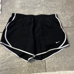 NIKE TEMPO SHORTS